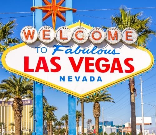 a welcome sign for the las vegas sign