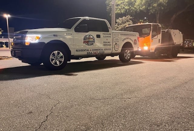 parking lot sweeping and pressure cleaning services