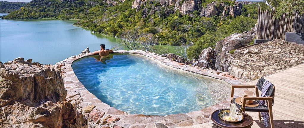lodge infinity pool in Africa