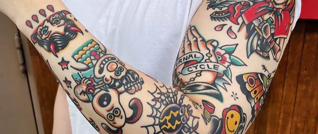 Classic American traditional tattoo featuring vintage flash art at Lewisville’s Aura Tattoo Studios
