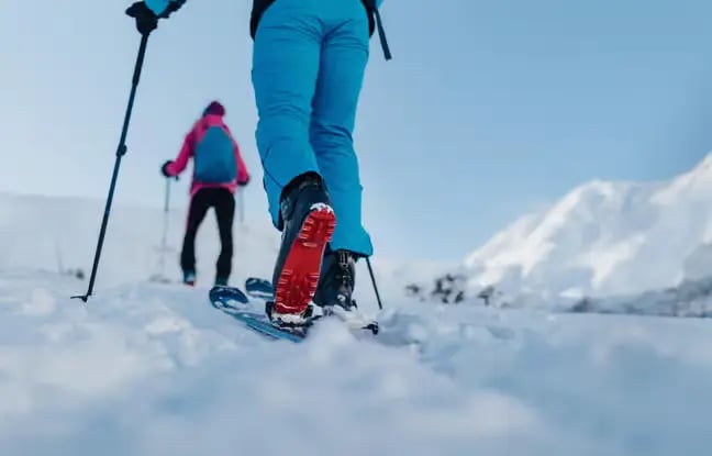 Ski rental equipment for beginner ski tour in Innsbruck.