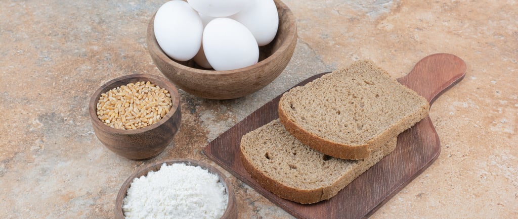Fargerik bord med gluten mat.