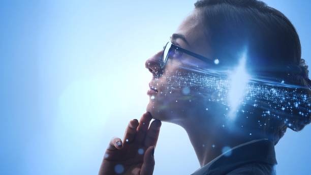 femme qui est en pleine réflexion