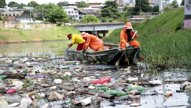 fitros-para-bueiros-filtros-ecologico-alessandra-guelber-thiago-guelber-bueiro-ecologico-boca-de-lob