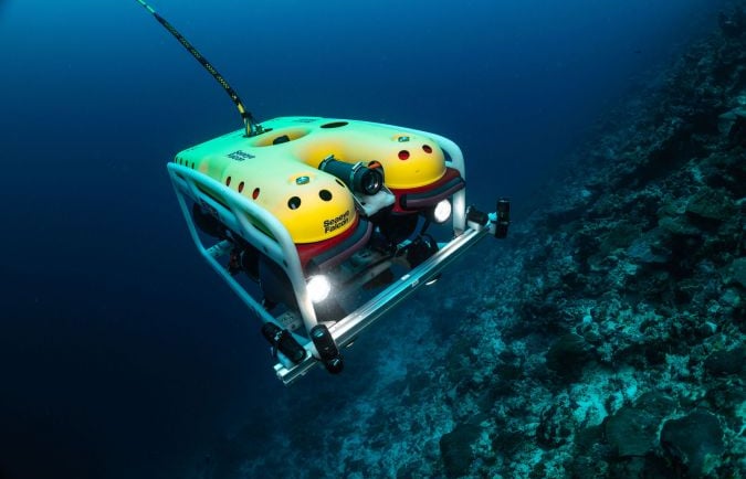 under water robot image