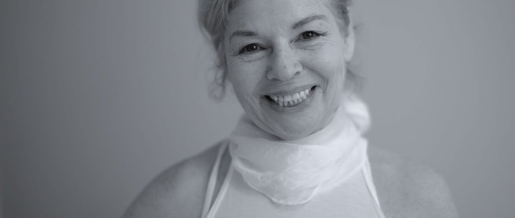 Tarot Reader Los Angeles in person & online tarot readings by Maya Britan psychic artist