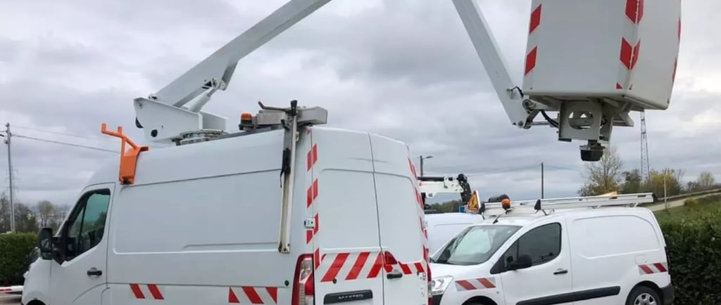 alquiler furgoneta con cesta elevadora