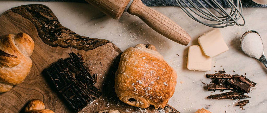 a table with a rolling pinwheel and a rolling pinwheel