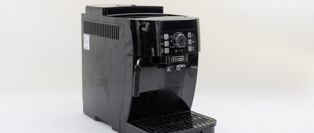 DeLonghi Magnifica ECAM12.122 Coffee Machine