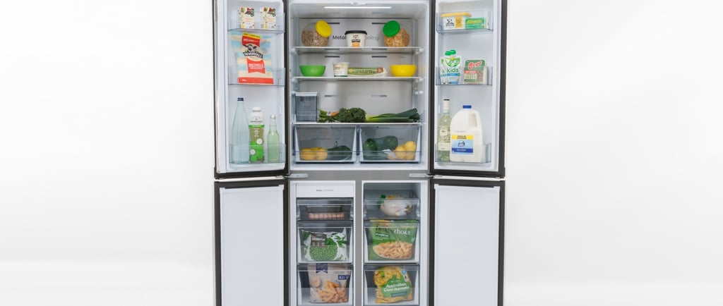 Hisense HRCD483TBW Fridge Freezer