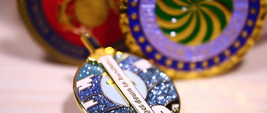 Glitter pins