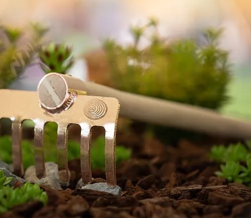 outils en cuivre jardin