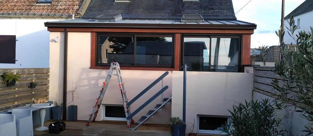 Films solaires sur une véranda avec effet miroir A quiberon. Heol film