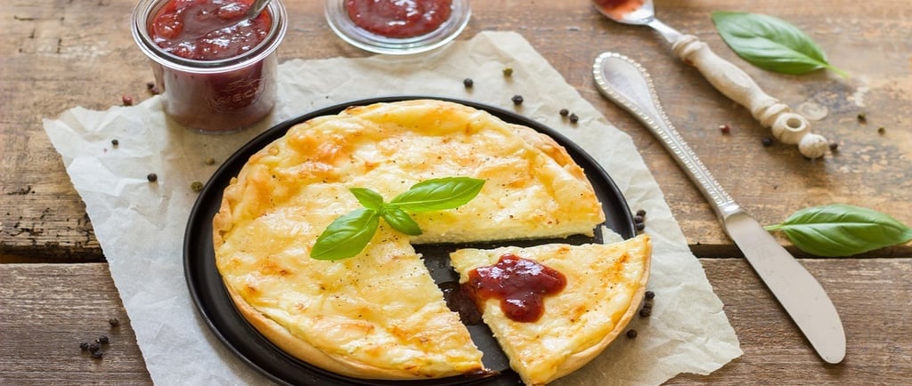 Tart with sauce