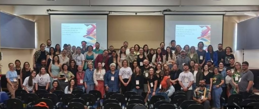 Fotografia coletiva da Fundação da RIECEdu, ocorrida em 24.11.2025