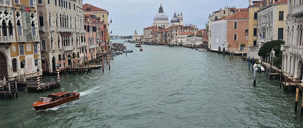 Foto tirada no Grande Canal, em Veneza