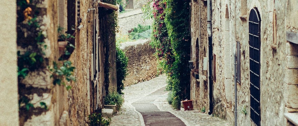eine schmale Gasse