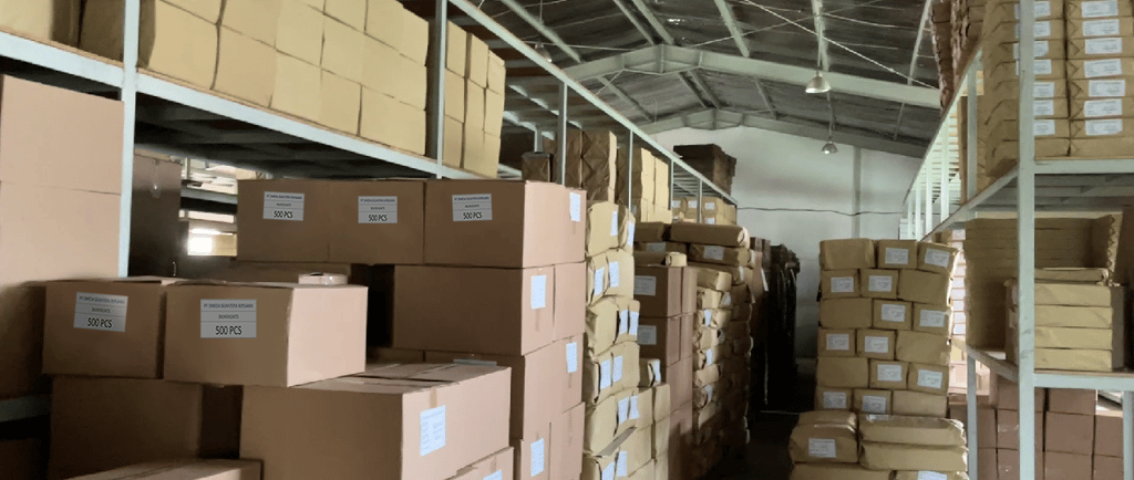 Gudang stock dan bahan baku