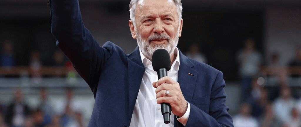 worm's-eye view photography of concrete building