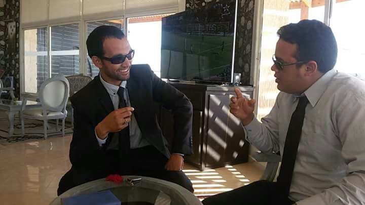 Tajine marroquino tradicional com legumes e frango