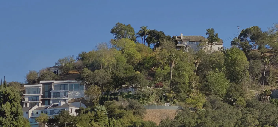 hillside homes in Studio City Hills