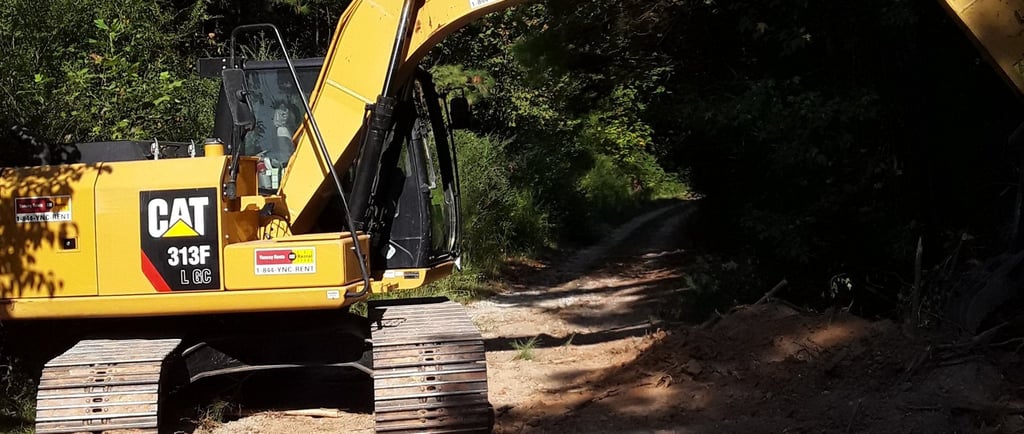 north-georgia-clearing-and-excavation-excavator-clearing-trees-pic