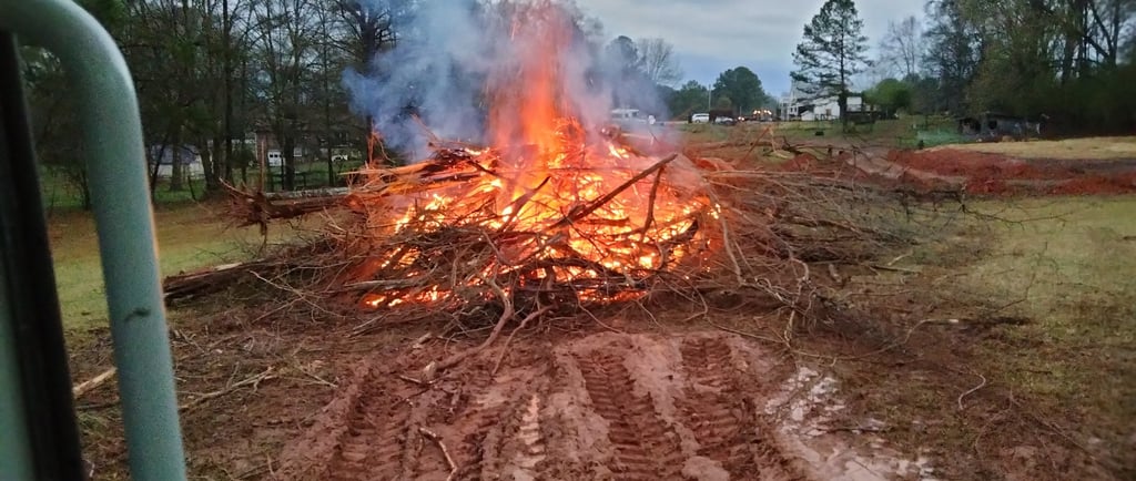 north-georgia-clearing-and-excavation-burning-clearing-debris-image