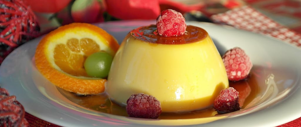 Pudim - de - Leite - Caramelado - com - Framboesa - e - Limão