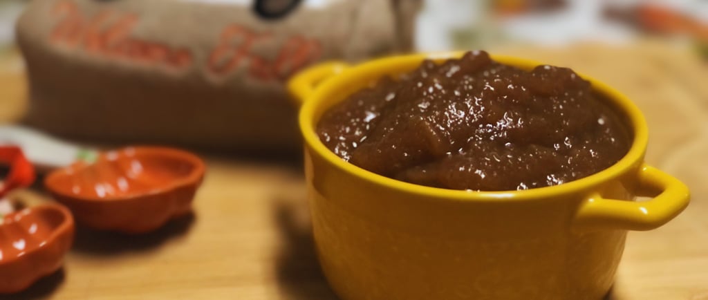 apple butter in pioneer woman's pot