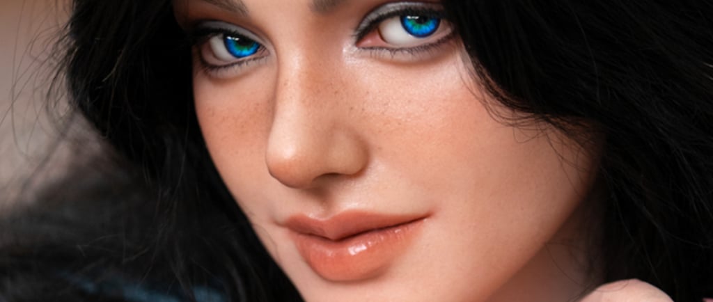 sex doll Ivy from Irontech Doll posing
