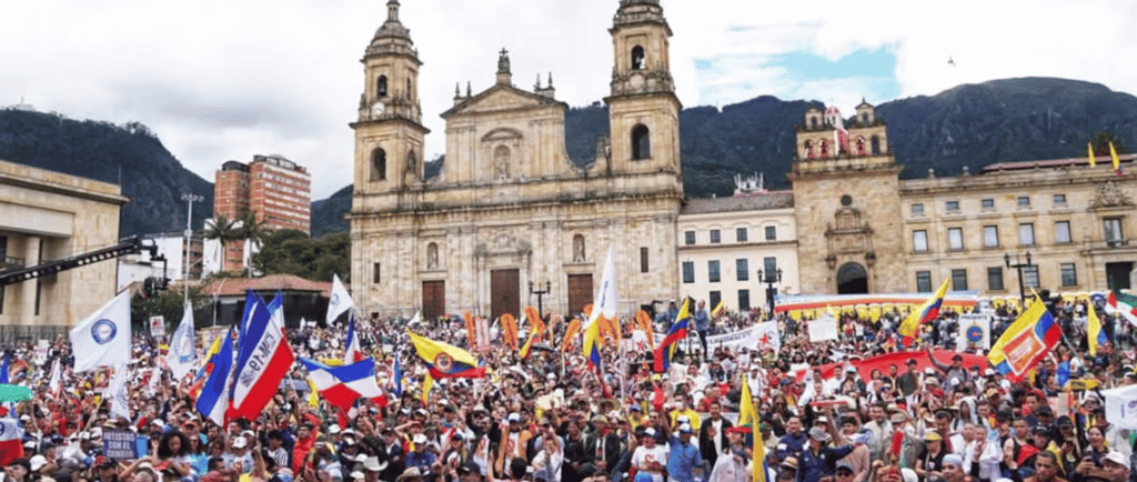 Movilización en la Plaza de Bolívar
