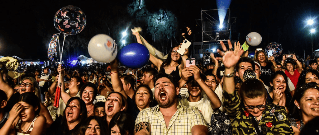 Trabajadores festejando