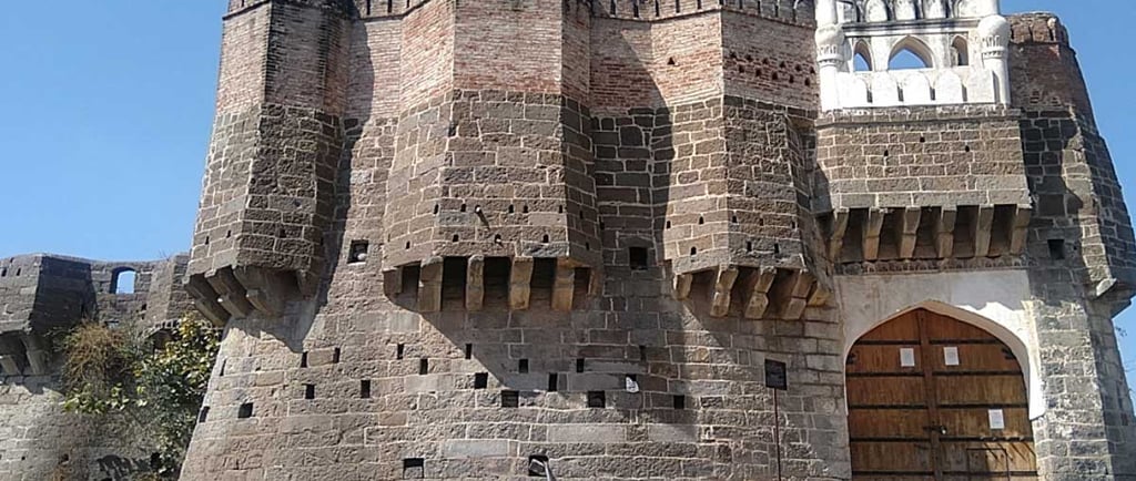 Latur things to do, attractoins, Ausa fort