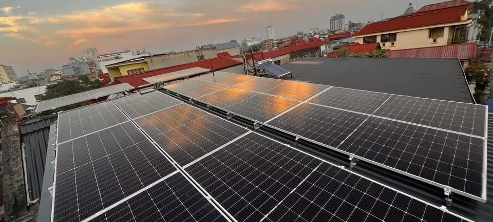 Lắp đặt điện mặt trời trọn gói 12kWp Hybrid GoodWe