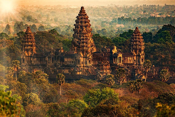 Cambodia Travel Guide 2025 – Best Places, Itinerary & Travel Tips | PP Holidays