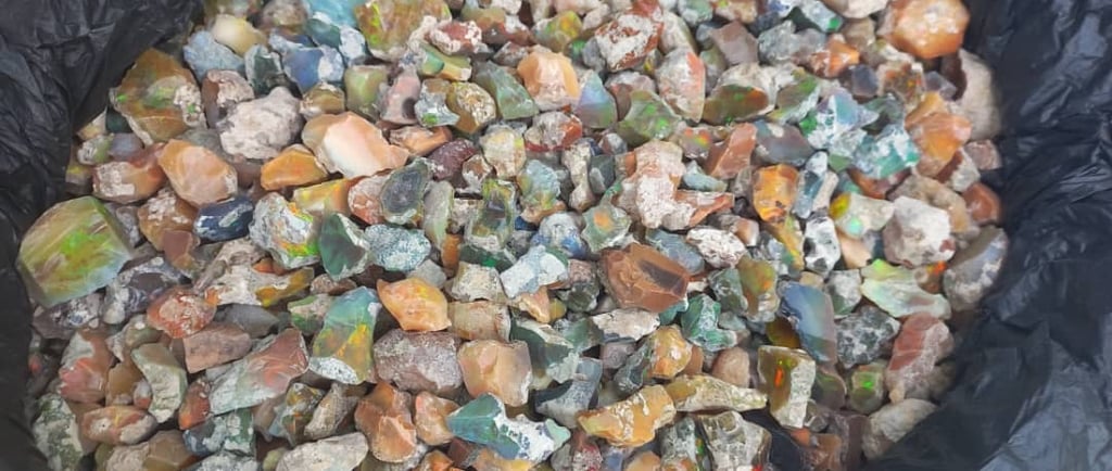 Natural rough Opals from Ethiopia