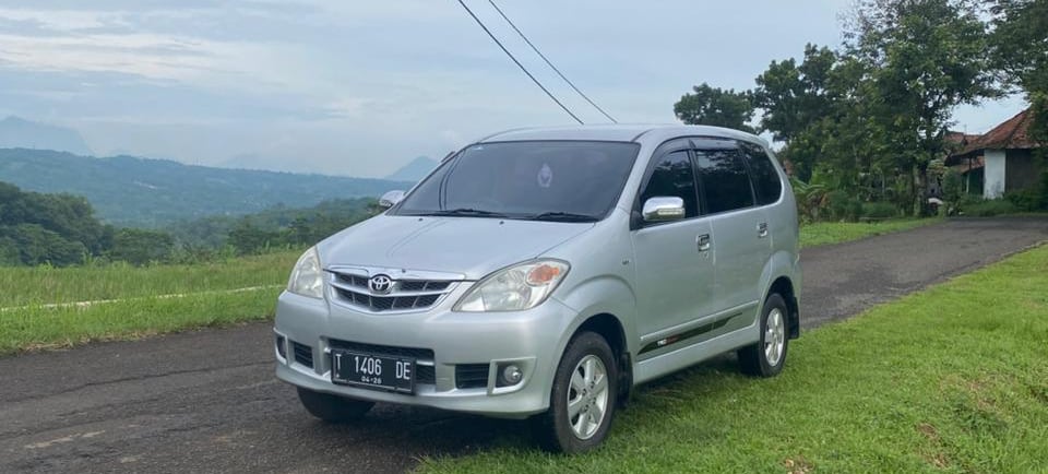 jual mobil toyota avanza 1300G tahun 2011