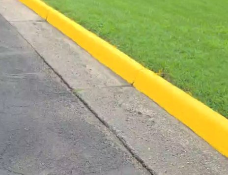 yellow curb painting and fire lane