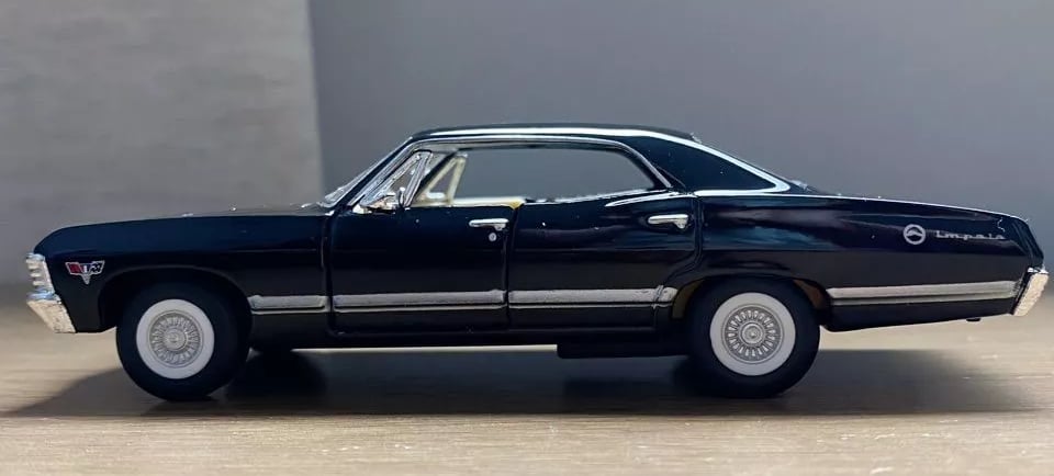 Miniatura do Chevrolet Impala 1967 inspirada em Supernatural