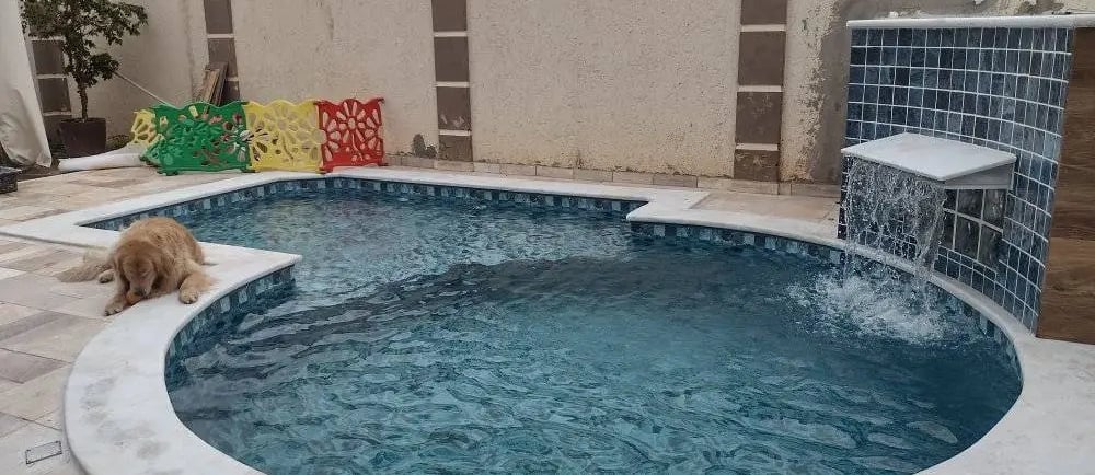 Kolam Jacuzzi minimalis dengan air hangat