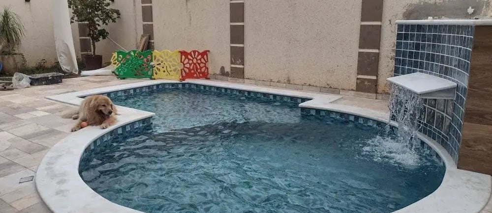 Kolam Jacuzzi minimalis dengan air hangat