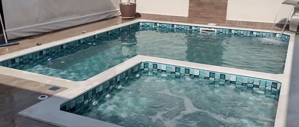 Kolam Jacuzzi minimalis dengan air hangat