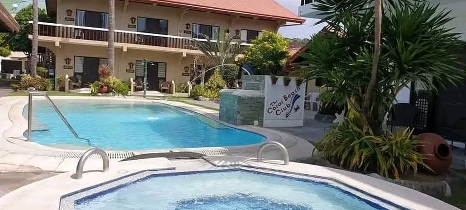 Kolam Jacuzzi minimalis dengan air hangat