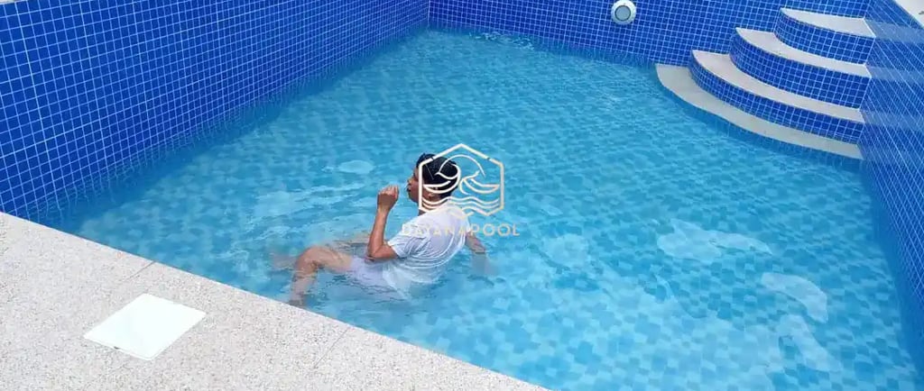 kolam renang dengan air terawat dan jernih oleh tim dayanapool
