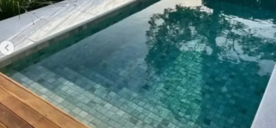 Kolam Jacuzzi minimalis dengan air hangat