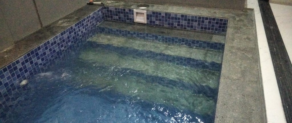 Kolam Jacuzzi minimalis dengan air hangat