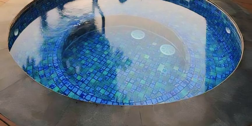 Kolam Jacuzzi minimalis dengan air hangat
