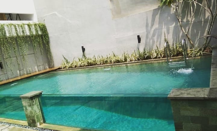 Kolam Jacuzzi minimalis dengan air hangat