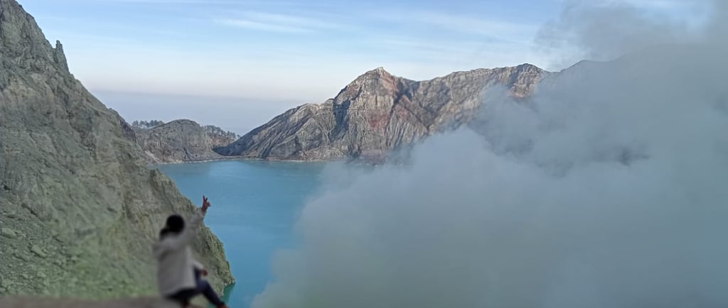 Surabaya Tumpaksewu  Bromo Ijen 4D3N (Private tour)  Day 1 - At 11am Pick up Surabaya airport  - Go 