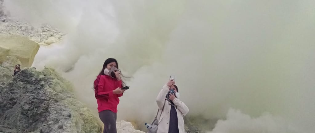 Pick you up Surabaya airport, then to Bromo, then Tumpak sewu waterfall, then Ijen blue fire